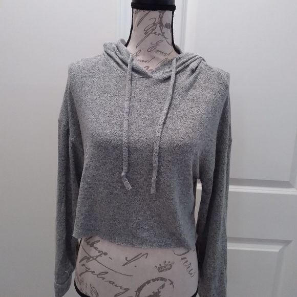 Rue21 Tops - Soft cropped hoodie